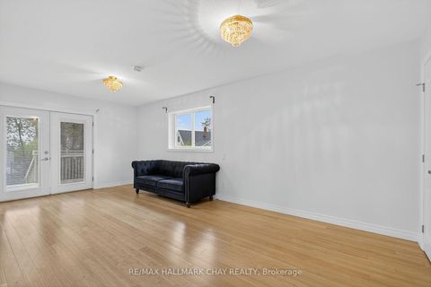 Photo 16 at 29 Oakley Park Square, Wellington, Barrie