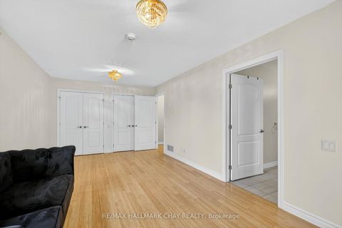 Photo 18 at 29 Oakley Park Square, Wellington, Barrie