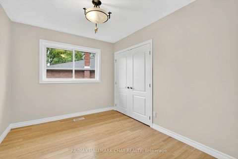 Photo 21 at 29 Oakley Park Square, Wellington, Barrie