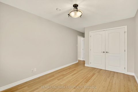 Photo 22 at 29 Oakley Park Square, Wellington, Barrie