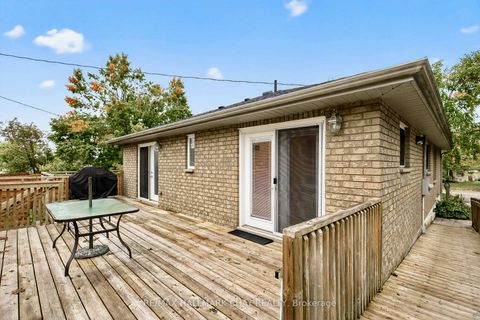 Photo 26 at 29 Oakley Park Square, Wellington, Barrie