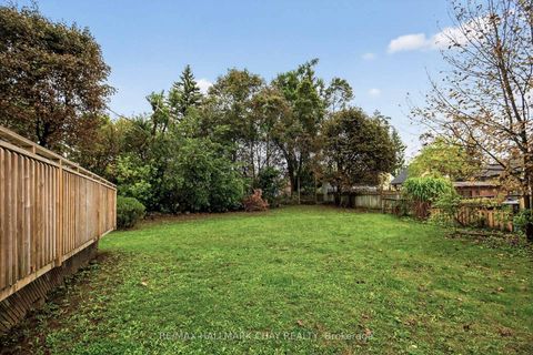 Photo 30 at 29 Oakley Park Square, Wellington, Barrie