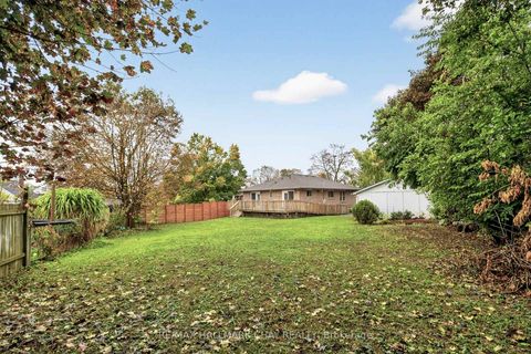 Photo 32 at 29 Oakley Park Square, Wellington, Barrie