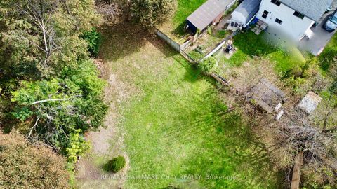 Photo 35 at 29 Oakley Park Square, Wellington, Barrie