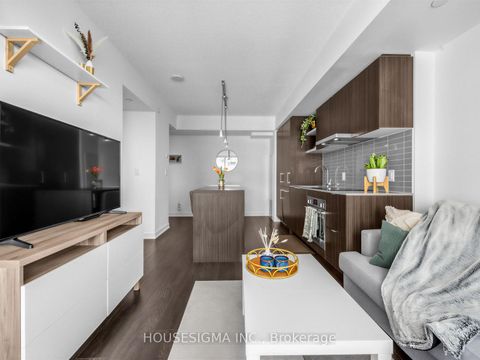 Photo 8 at 4001 - 88 Harbour Street, Waterfront Communities C1, Toronto