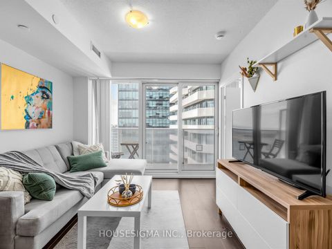 Photo 11 at 4001 - 88 Harbour Street, Waterfront Communities C1, Toronto