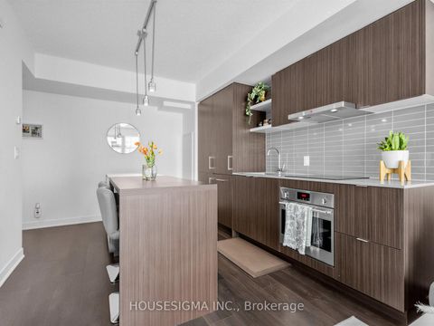 Photo 13 at 4001 - 88 Harbour Street, Waterfront Communities C1, Toronto