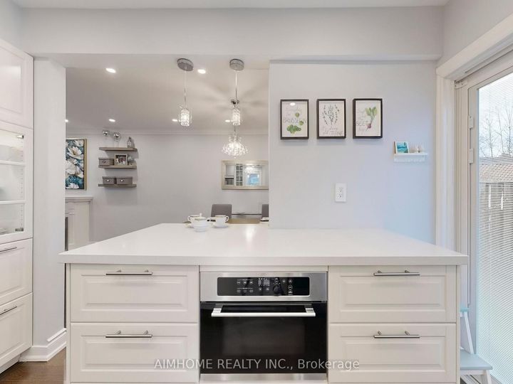 Photo 8 at 39 Brentcliffe Road, Leaside, Toronto