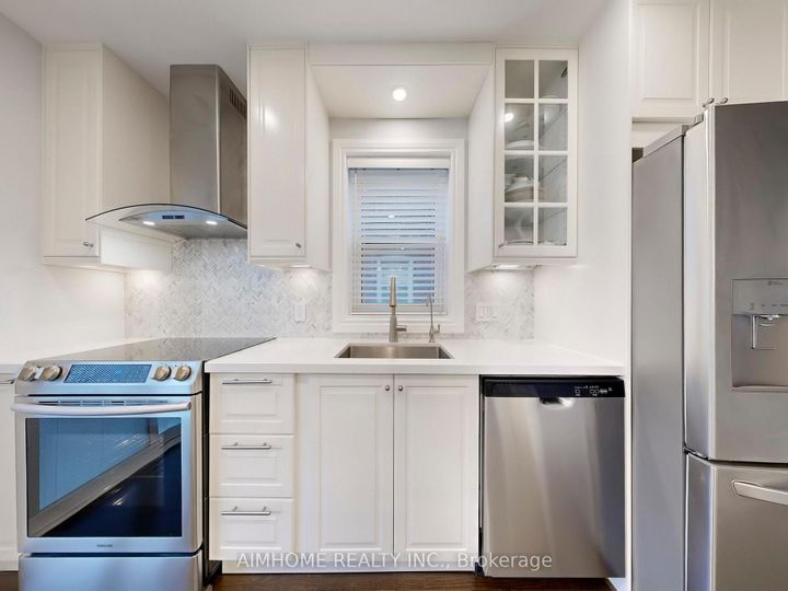 Photo 10 at 39 Brentcliffe Road, Leaside, Toronto