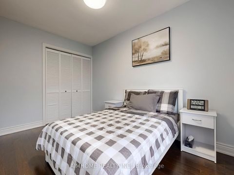 Photo 22 at 39 Brentcliffe Road, Leaside, Toronto