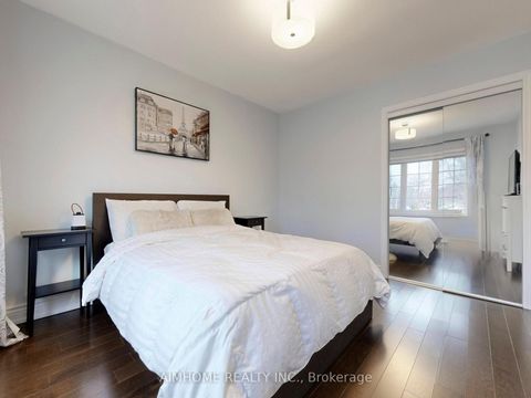 Photo 24 at 39 Brentcliffe Road, Leaside, Toronto