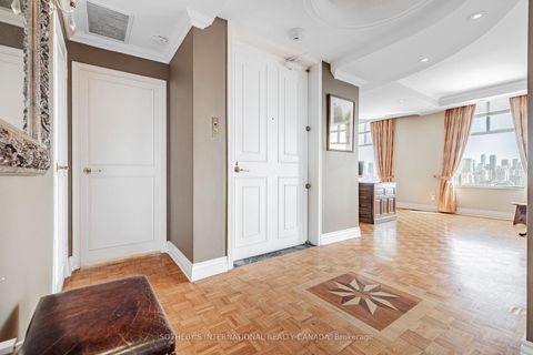 Photo 1 at 13 - 423 Avenue Road, St. Clair, Toronto