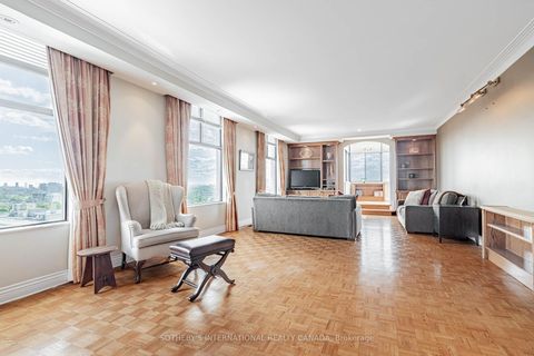 Photo 5 at 13 - 423 Avenue Road, St. Clair, Toronto