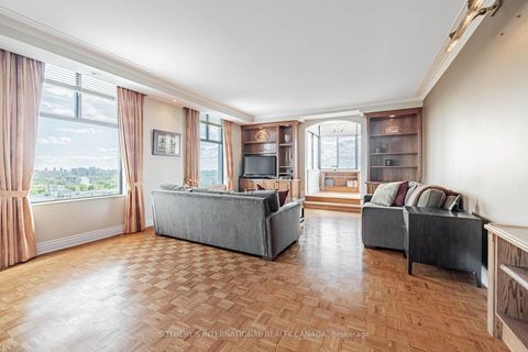 Photo 6 at 13 - 423 Avenue Road, St. Clair, Toronto