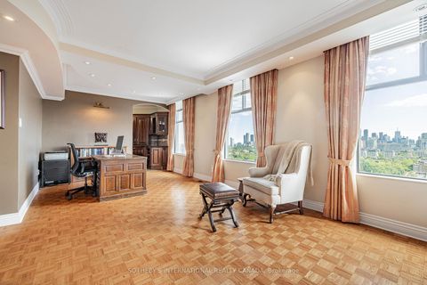 Photo 7 at 13 - 423 Avenue Road, St. Clair, Toronto