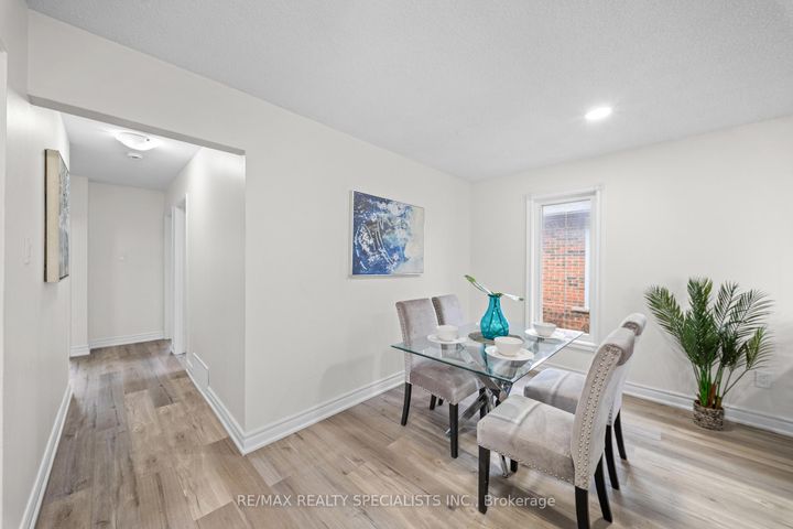Photo 8 at 66 Avening Drive, Clairville, Toronto