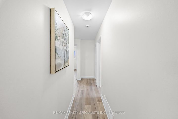 Photo 14 at 66 Avening Drive, Clairville, Toronto