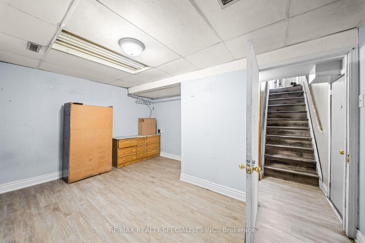 Photo 23 at 66 Avening Drive, Clairville, Toronto