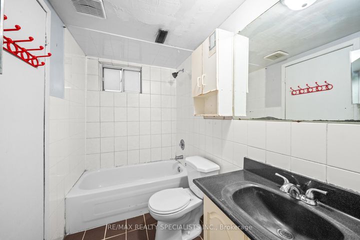 Photo 25 at 66 Avening Drive, Clairville, Toronto