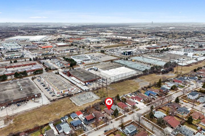 Photo 31 at 66 Avening Drive, Clairville, Toronto