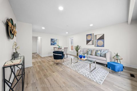 Photo 3 at 66 Avening Drive, Clairville, Toronto