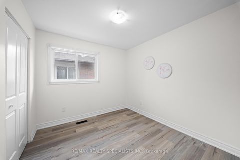 Photo 18 at 66 Avening Drive, Clairville, Toronto