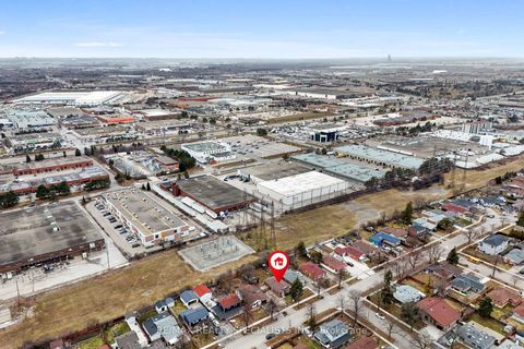 Photo 31 at 66 Avening Drive, Clairville, Toronto