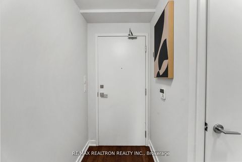 Photo 6 at 807 - 14 York Street, Waterfront Communities C1, Toronto