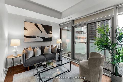 Photo 9 at 807 - 14 York Street, Waterfront Communities C1, Toronto