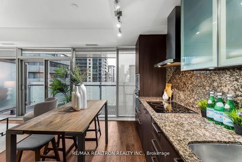 Photo 13 at 807 - 14 York Street, Waterfront Communities C1, Toronto