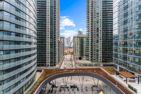 Photo 22 at 807 - 14 York Street, Waterfront Communities C1, Toronto