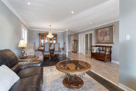 Photo 6 at 78 Rosanna Crescent, Maple, Vaughan