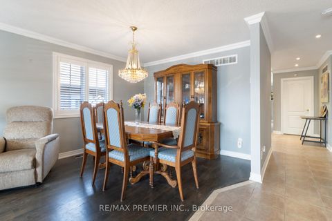 Photo 8 at 78 Rosanna Crescent, Maple, Vaughan