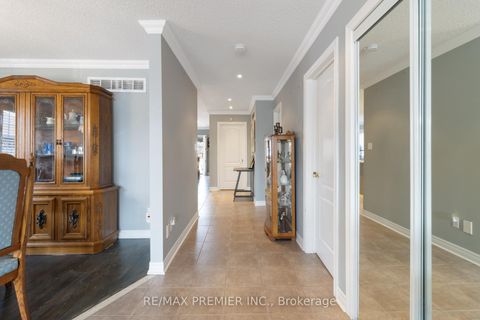 Photo 9 at 78 Rosanna Crescent, Maple, Vaughan