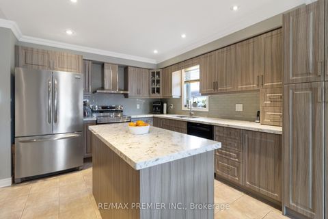 Photo 11 at 78 Rosanna Crescent, Maple, Vaughan