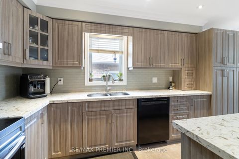 Photo 13 at 78 Rosanna Crescent, Maple, Vaughan