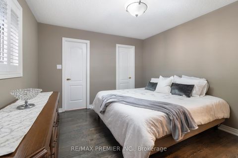 Photo 19 at 78 Rosanna Crescent, Maple, Vaughan