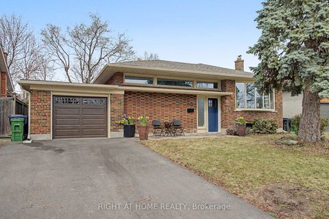 Photo 1 at 60 Lionel Heights Crescent, Donalda, Toronto