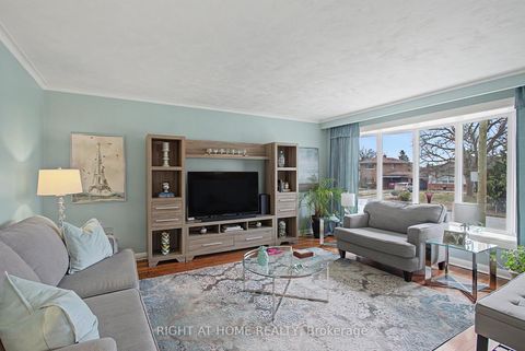 Photo 3 at 60 Lionel Heights Crescent, Donalda, Toronto