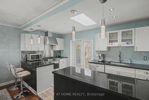 Photo 7 at 60 Lionel Heights Crescent, Donalda, Toronto