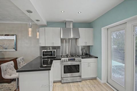 Photo 10 at 60 Lionel Heights Crescent, Donalda, Toronto