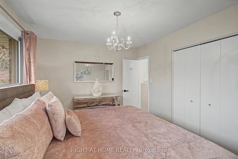 Photo 13 at 60 Lionel Heights Crescent, Donalda, Toronto