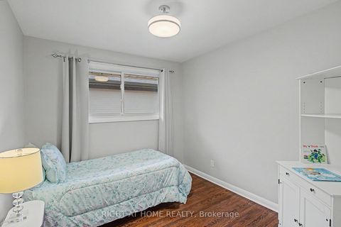 Photo 19 at 60 Lionel Heights Crescent, Donalda, Toronto