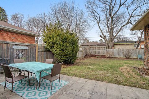 Photo 31 at 60 Lionel Heights Crescent, Donalda, Toronto