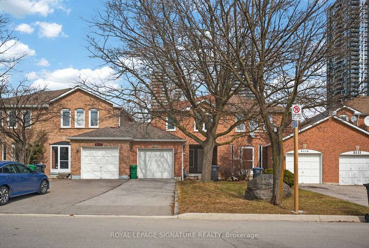 Photo 1 at 5115 Salishan Circle, Hurontario, Mississauga