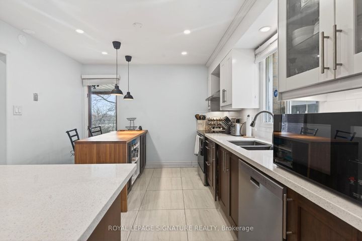 Photo 6 at 5115 Salishan Circle, Hurontario, Mississauga