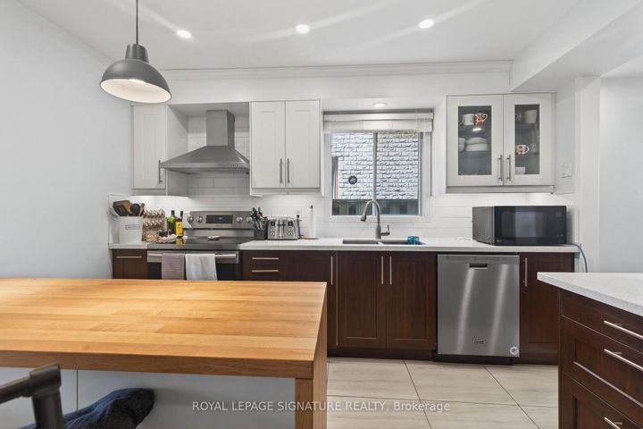 Photo 9 at 5115 Salishan Circle, Hurontario, Mississauga