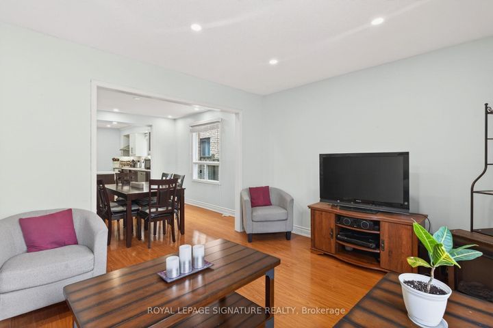 Photo 19 at 5115 Salishan Circle, Hurontario, Mississauga