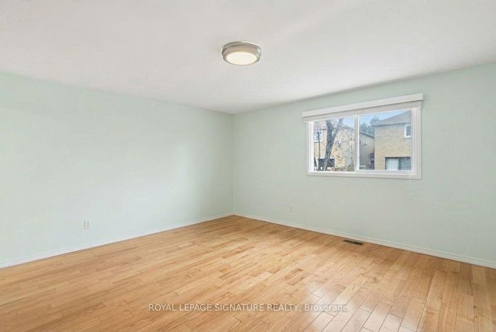 Photo 32 at 5115 Salishan Circle, Hurontario, Mississauga