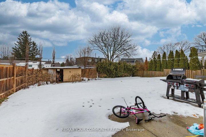 Photo 6 at 2202 Bridge Road, WO West, Oakville